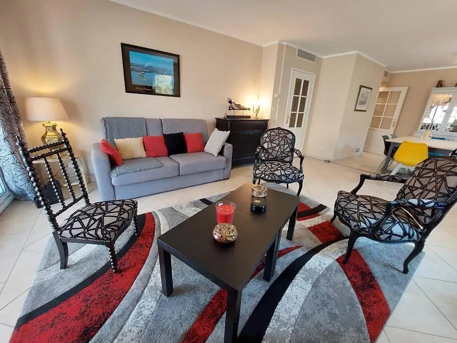 Appartement T3 agréable, proche centre et plage. Carqueiranne