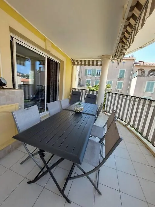 Appartement T3 agréable, proche centre et plage. Carqueiranne 0*,