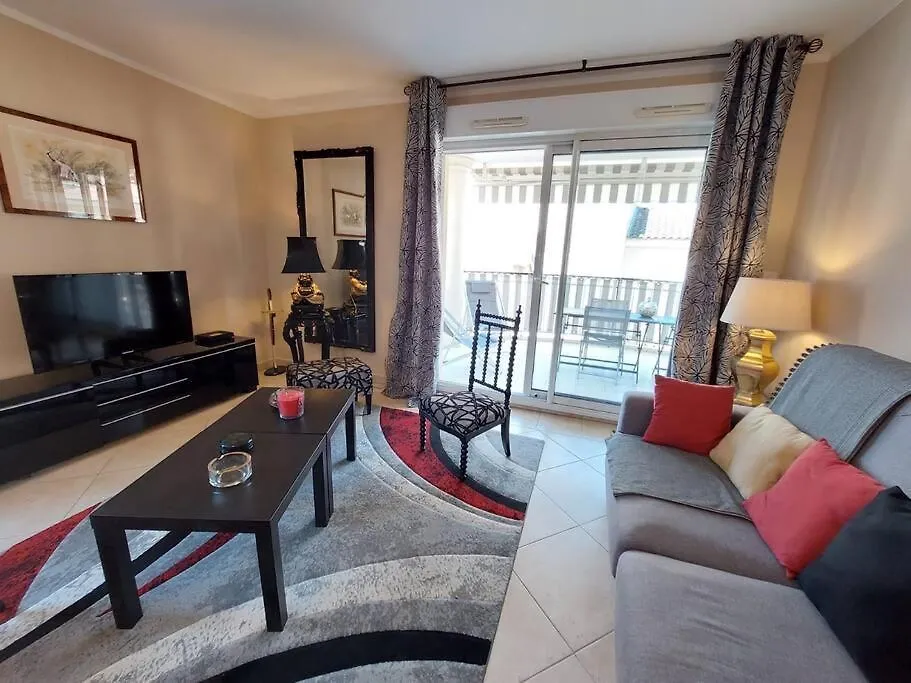Appartement T3 agréable, proche centre et plage. Carqueiranne