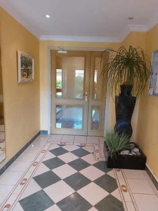 Appartement T3 agréable, proche centre et plage. Carqueiranne France