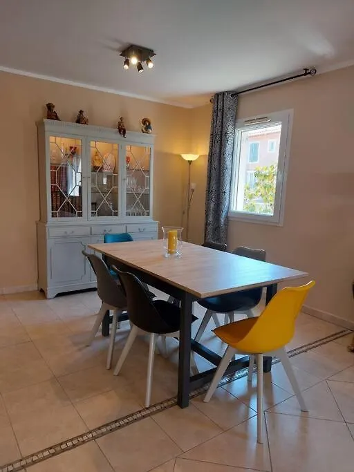 Appartement T3 agréable, proche centre et plage. Carqueiranne