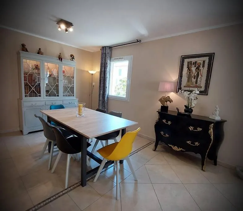 Appartement T3 agréable, proche centre et plage. Carqueiranne France